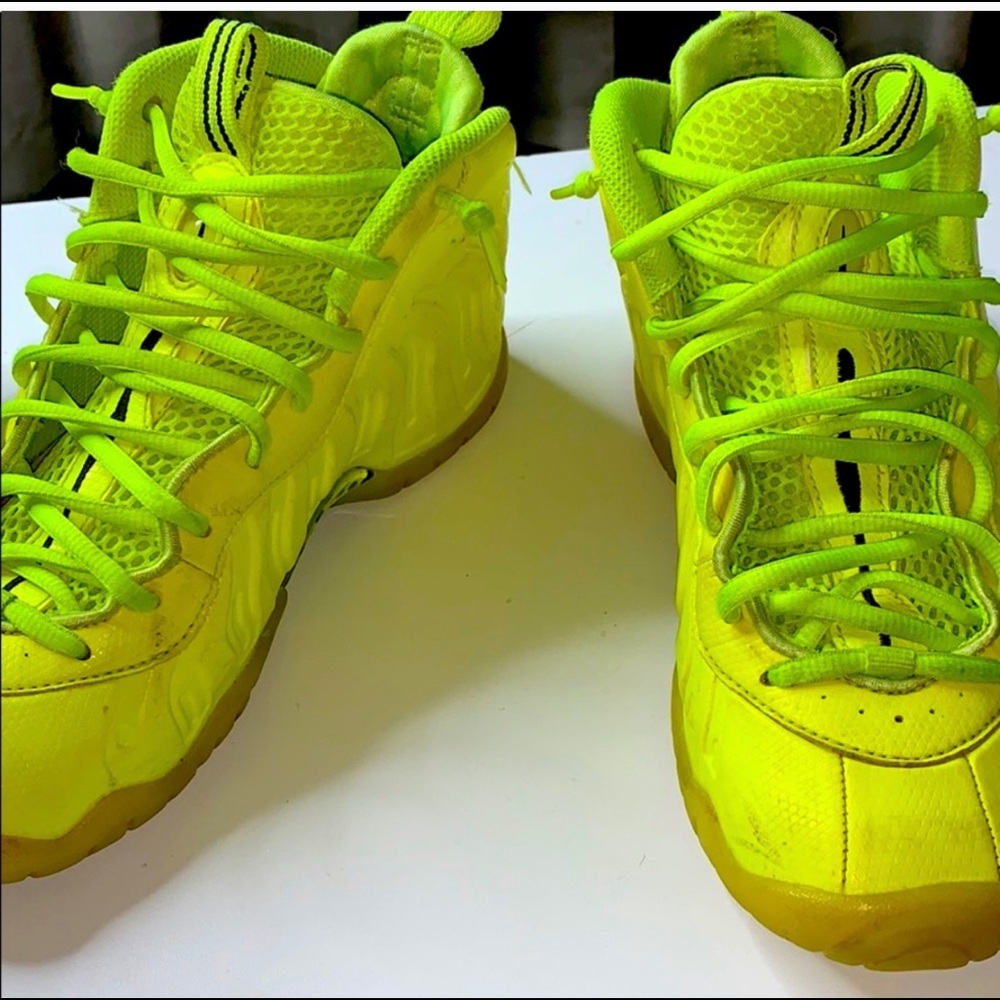Shoes - Picture 2 of 4